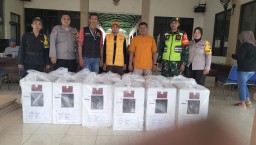 Babinsa Koramil 0816/02 Candi Dampingi Distribusi Logistik Pilkada : Sukses, Aman, dan Lancar