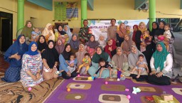 Babinsa Penatarsewu Hadiri Kegiatan Sekolah Orang Tua Hebat SOTH Bina Keluarga Balitta Eliminasi Stunting BKB Emas