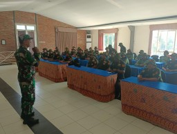 Babinsa Koramil 0816/16 Waru Dukung Penguatan LINMAS Desa Bungurasih Melalui Diklat Anti Narkoba dan Mitigasi Bencana