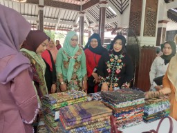 Dandim 0816/Sidoarjo Bersama Ibu Hadiri Peringatan Hari Ibu ke-96 di Pendopo Delta Wibawa