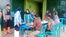 Danramil 0816/16 Waru Dampingi Sekda Sidoarjo Tinjau Lokasi Banjir di Desa Medaeng, Bukti Nyata Kepedulian Pemerintah dan TNI