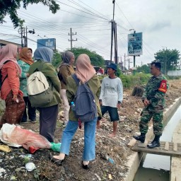 Babinsa Koramil 0816/15 Sukodono Dampingi Petani Desa Wilayut dalam Upaya Peningkatan Ketahanan Pangan