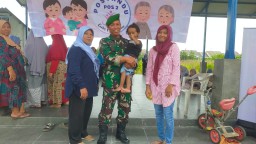 Sinergi Posyandu di Desa Ganting, Babinsa Dampingi Pelayanan Kesehatan Balita dan Lansia