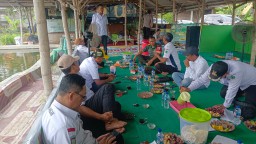 Danramil 0816/05 Tulangan Hadiri Pertemuan Rutin FFKD di Desa Kenongo, Pererat Sinergi Antar Instansi dan Pemerintah Desa
