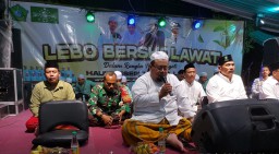 Babinsa Lebo Koramil 0816/01 Sidoarjo hadiri Lebo bersholawat.