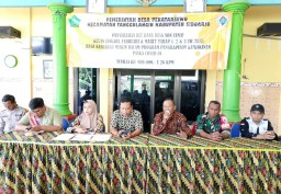 Babinsa Desa Penatarsewu Melaksanakan Kegiatan Pendampingan Penyaluran BLT-DD Tahap 1 Tahun 2025