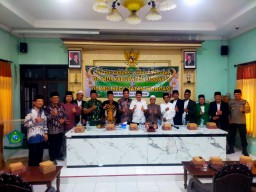 Danramil 0816/13 Wonoayu Bersama Tokoh Agama dan Pemerintah Wonoayu Jalin Kebersamaan dalam Halal Bihalal MUI