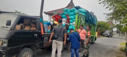 Babinsa Koramil 0816/10 Balongbendo Dampingi Kegiatan SERGAB, Serap Gabah Petani Sebanyak 17,463 Kg di Desa Sumo Kembangsri
