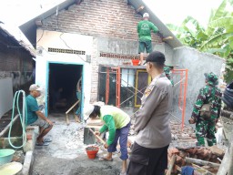 Sentuhan Hangat TNI di Gempolklutuk, Rehab RTLH Bukti Nyata Kemanunggalan TNI-Rakyat yang Menginspirasi