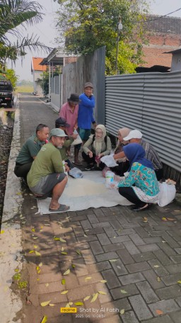 Babinsa Koramil 0816/13 Wonoayu Bersama Petani dan Penyuluh Gencarkan Gerdal Hama Tikus di Jimbaran Wetan