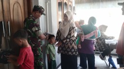 Babinsa Koramil 0816/13 Wonoayu Peduli Kesehatan Masyarakat, Dampingi Posyandu untuk Lansia dan Balita
