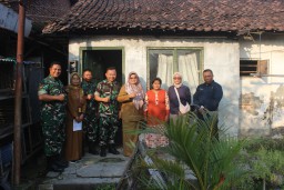 Kodim 0816/Sidoarjo Mengetuk Pintu Harapan, Warga Kurang Mampu Sambut Rumah yang Lebih Layak