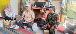 Dukung Kesejahteraan Petani, Babinsa Tambakrejo Dampingi Sosialisasi KURDA dan Penyaluran Bantuan Benih Padi