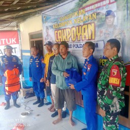 Tiga pilar kelurahan Gebang Sidoarjo cangkrukan dengan warga pesisir nelayan.