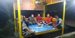 Babinsa Bangsri Sertu Adi Priyono Jalin Keakraban dengan Warga Demi Ciptakan Desa Aman, Tertib, dan Kondusif