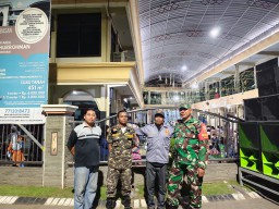 Patroli Bersama Komduk di Desa Kureksari: Sinergi Koramil, Banser, dan Linmas Wujudkan Lingkungan Aman