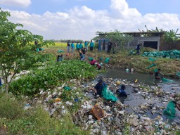 World CleanUp Day di Wonoayu: Kolaborasi TNI-Polri, Forpimka, dan Warga Wujudkan Sungai Bersih, Lingkungan Sehat, dan Kebersamaan