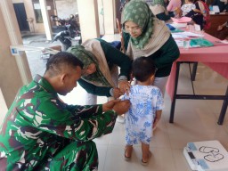Babinsa Dampingi Posyandu: Wujudkan Tumbuh Kembang Sehat di Ketimang