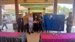 Dispora Sidoarjo Serahkan Bantuan Alat Olahraga, Satgas TMMD 126 dan Warga Dukung Semangat Warga Desa Kedondong