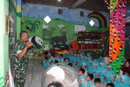 Cinta Tanah Air Anak Usia Dini, Sentuhan Humanis Satgas TMMD di TK Kedondong