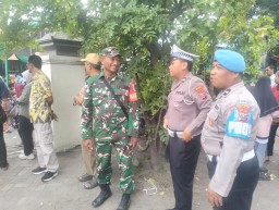 Babinsa 0816/02 Candi Hadiri Haul Mbah Kramat &amp; Mbah Toyo Serta Gebyar Sholawat di Kendalpecabean