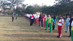 Peltu Puguh Santoso, S. Pdi dkk laksanakan latihan bentuk formasi Paskibraka