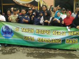ANGGOTA RAMIL .JABON IKUTI JALAN SEHAT DALAM RANGKA HUT KORPRI KE 46