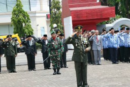 DANDIM 0816 SIDOARJO PIMPIN ZIARAH DI TAMAN MAKAM PAHLAWAN SIDOARJO