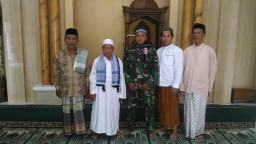 Babinsa Urang Agung melaksanakan komsos dengan Tokoh Agama dan para ulama di wilayah binaan.