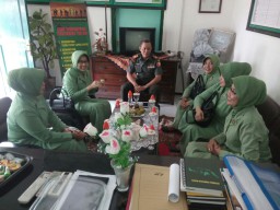 Ranting 02 Ramil 01/Kota menerima kunjungan kerja Ketua persit KCK Cabang XLIII Dim 0816