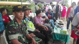 Babinsa Sidokepung menghadiri lomba dayung