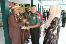 Hari Juang Kartika, Kodim Sidoarjo berikan bantuan kepada para veteran dan warakawuri