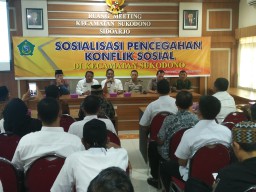 Komunikasi yang bersahabat dalam sosialisasi cegah Konflik sosial bersama Koramil 0816/15