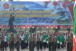 Anggota Kodim Sidoarjo turut bergabung dalam pemecahan rekor muri tari gemu famire