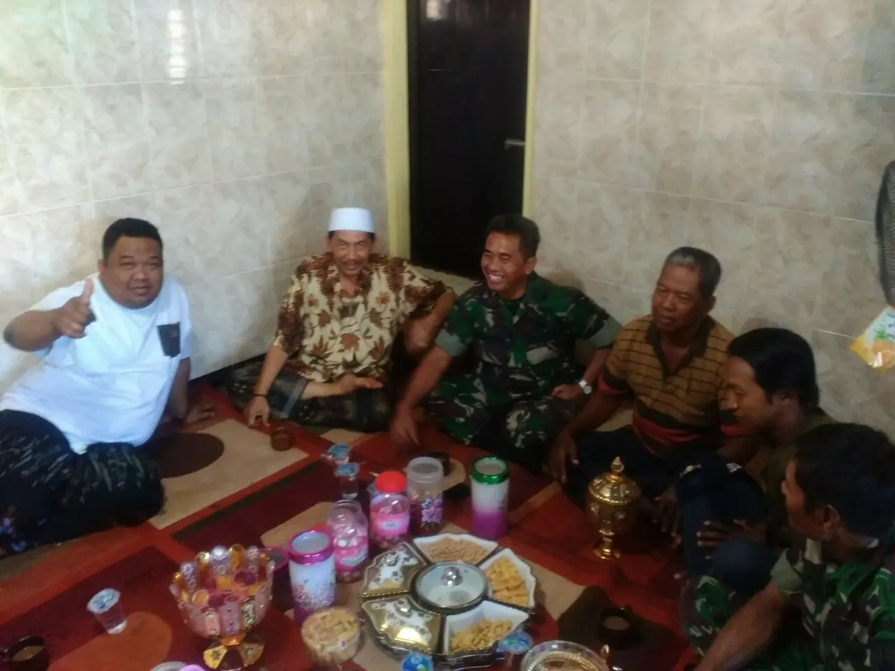 Danramil 0816/18 Sedati bersama Babinsa Silaturahmi dengan Toda Toga desa Segoro Tambak