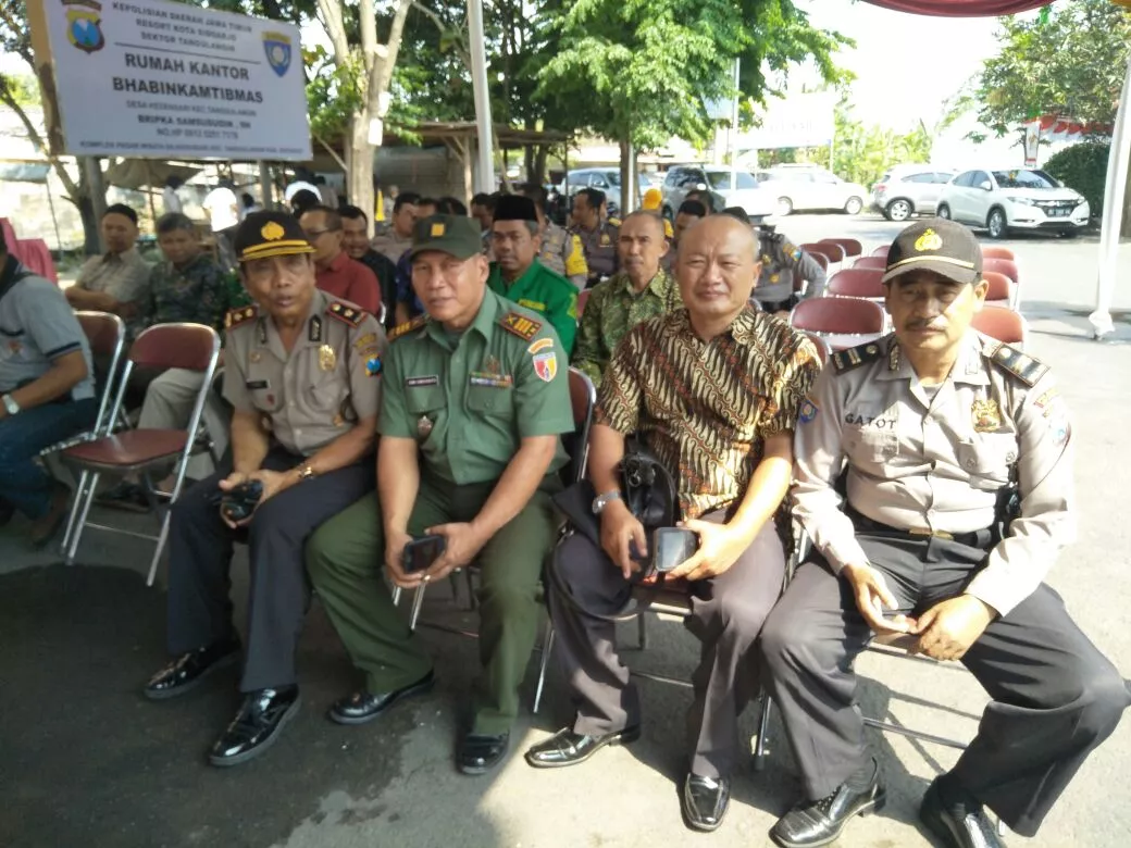 DANRAMIL DAN KAPOLSEK SOSIALISASI CEGAH FAHAM RADIKALISME KEPADA WARGA.