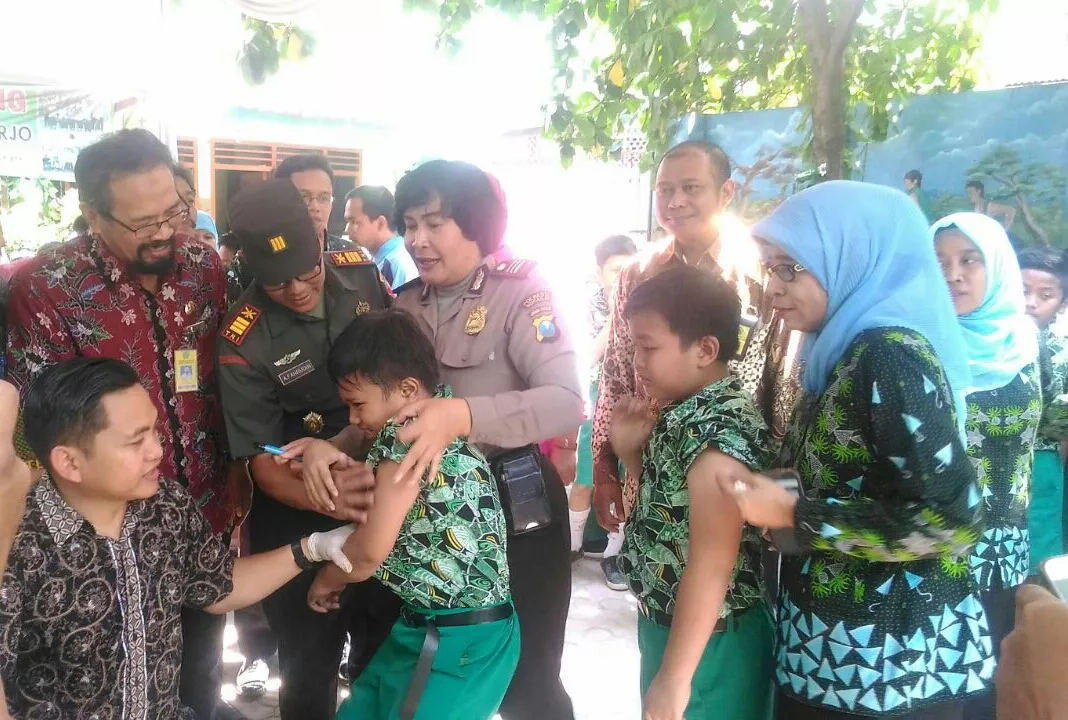 Danramil 0816/01 berharap dengan Imunisasi dapat mengurangi angka kesakitan akibat campak dan Rubella