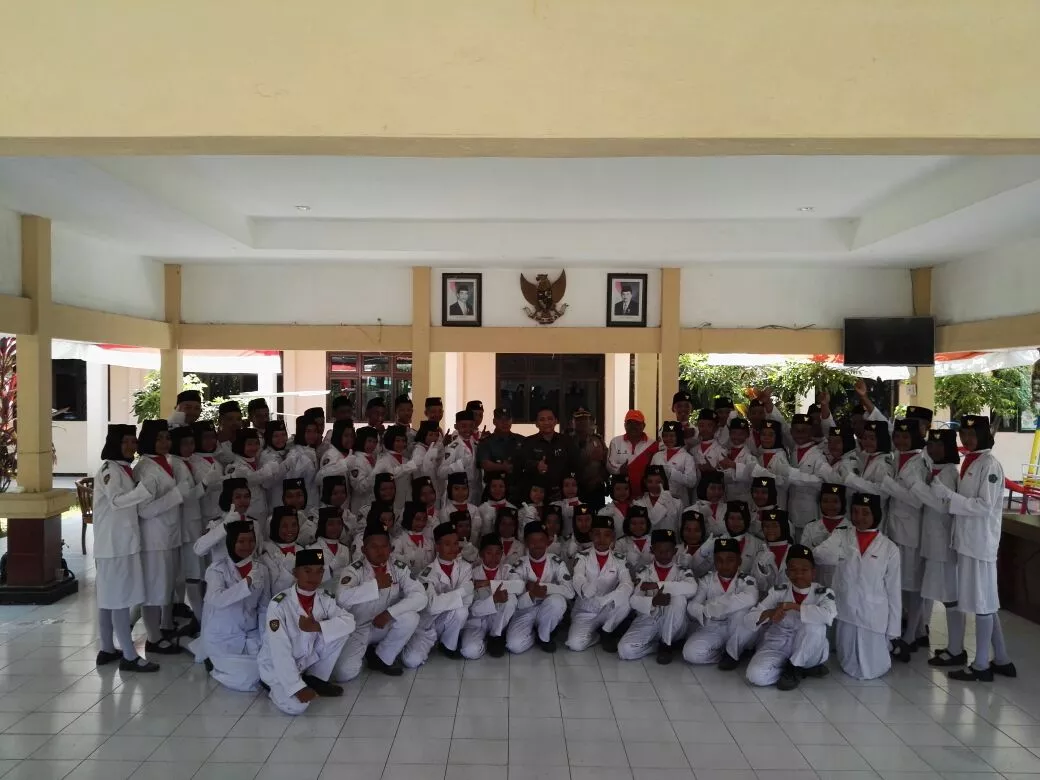 Forkopimka Tanggulangin Mengukuhkan Paskibraka