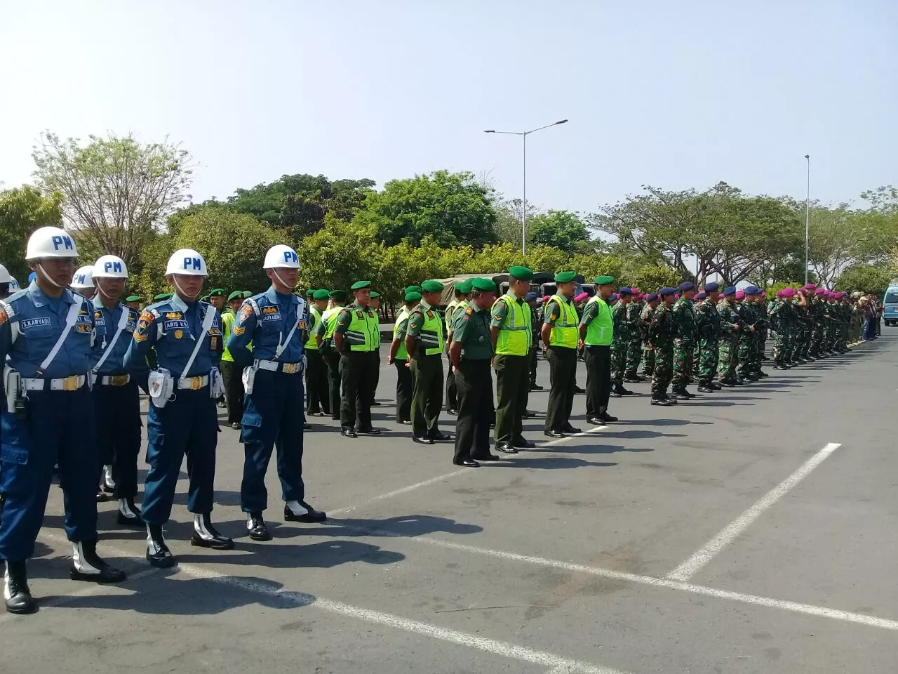 BABINSA KORAMIL 0816/18 SEDATI IKUT ANDIL DALAM PENGAMANAN VIP SERTA VVIP BANDARA INTERNASIONAL JUANDA.