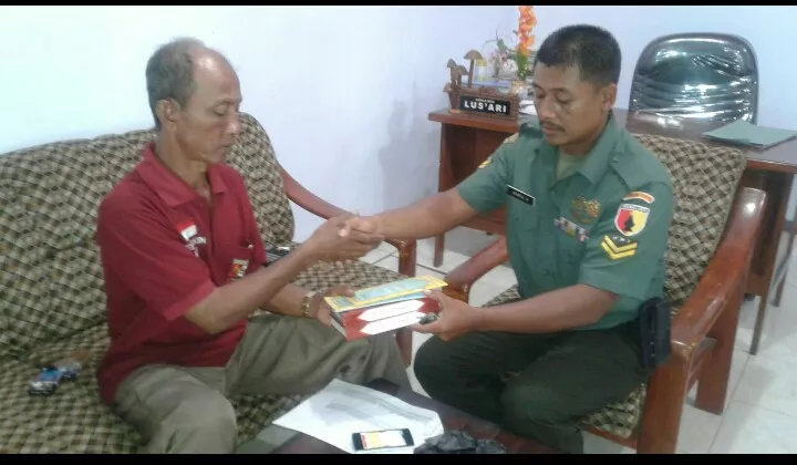 Koramil 02/Candi Berikan Bantuan Buku Iqro Dan Al Qur’an