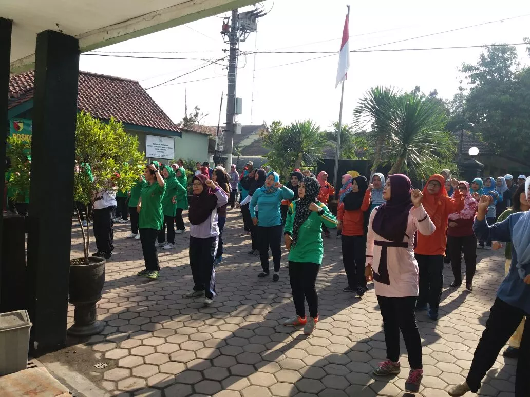 MEMPERINGATI HUT TNI KE 72 KORAMIL 0816/15 SUKODONO GELAR SENAM MASSAL