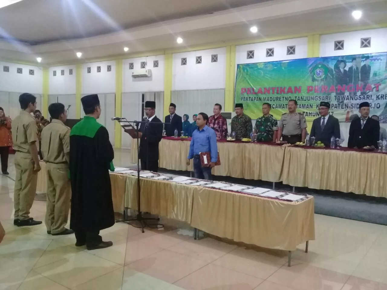 Danramil 0816/14 Taman menghadiri Pelantikan perangkat desa kecamatan Taman