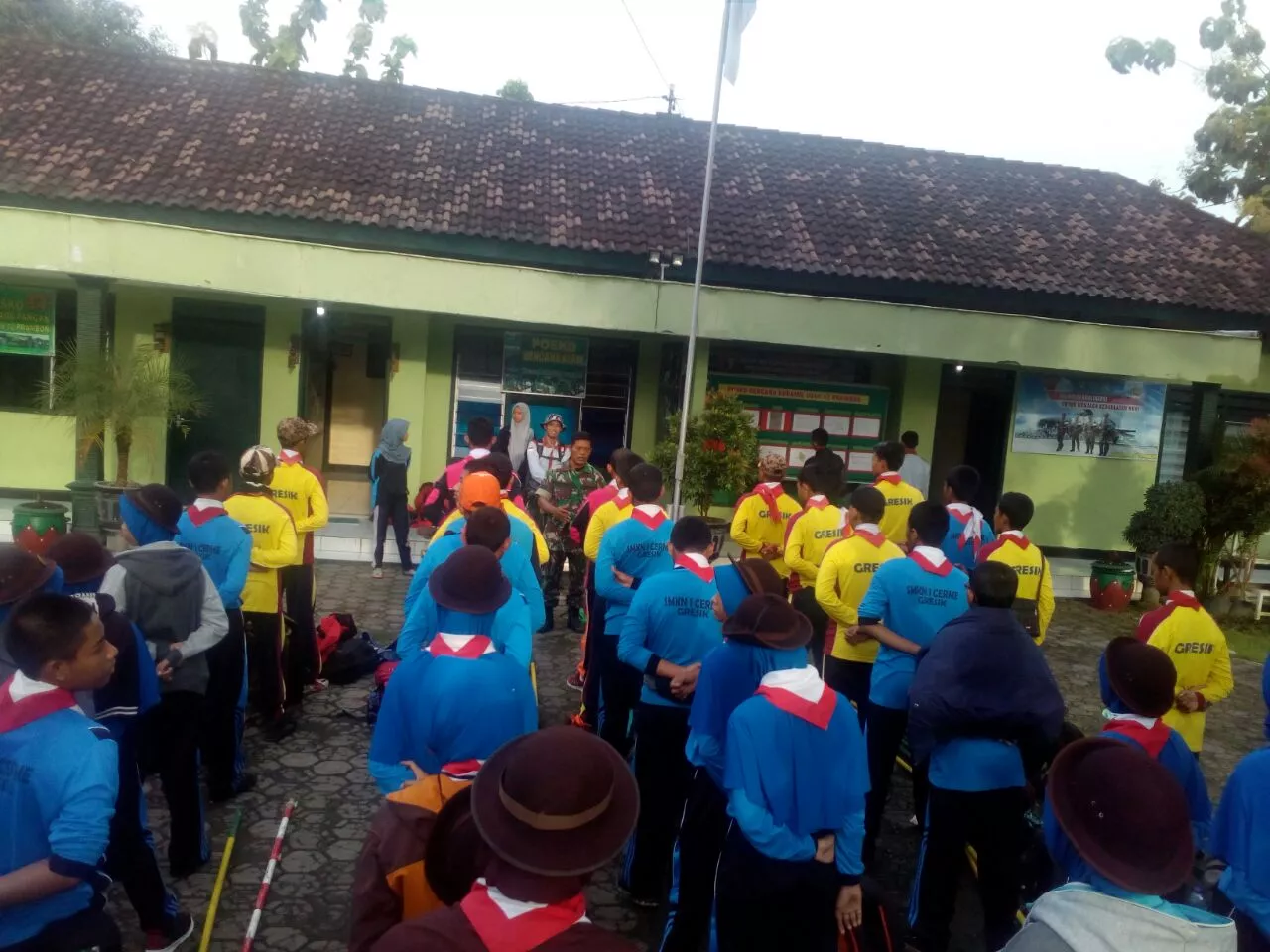 Pembekalan dan pengetahuan tentang jalan peta maupun kompas kepada anggota pramuka SMKN Cerme Gresik
