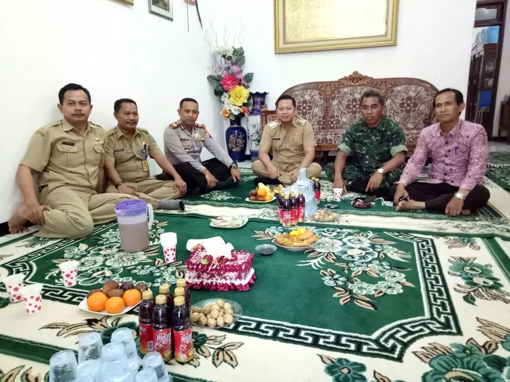 KUNJUNGAN FORKOPIMKA SEDATI BERSAMA ROMBONGAN SAAT PILKADES DI DESA PEPE, SEDATI, SIDOARJO