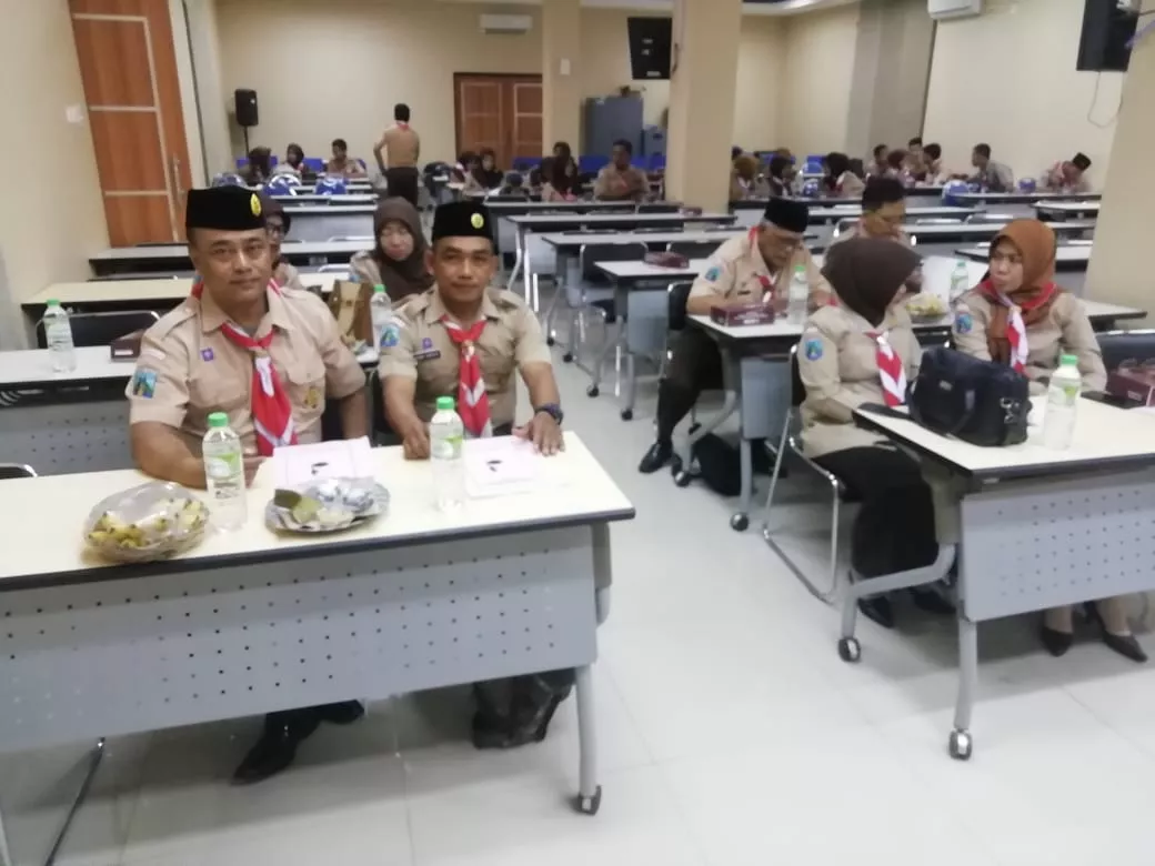 DISAMPING TUGAS POKOK BABINSA JUGA SEBAGAI ANGGOTA PRAMUKA.