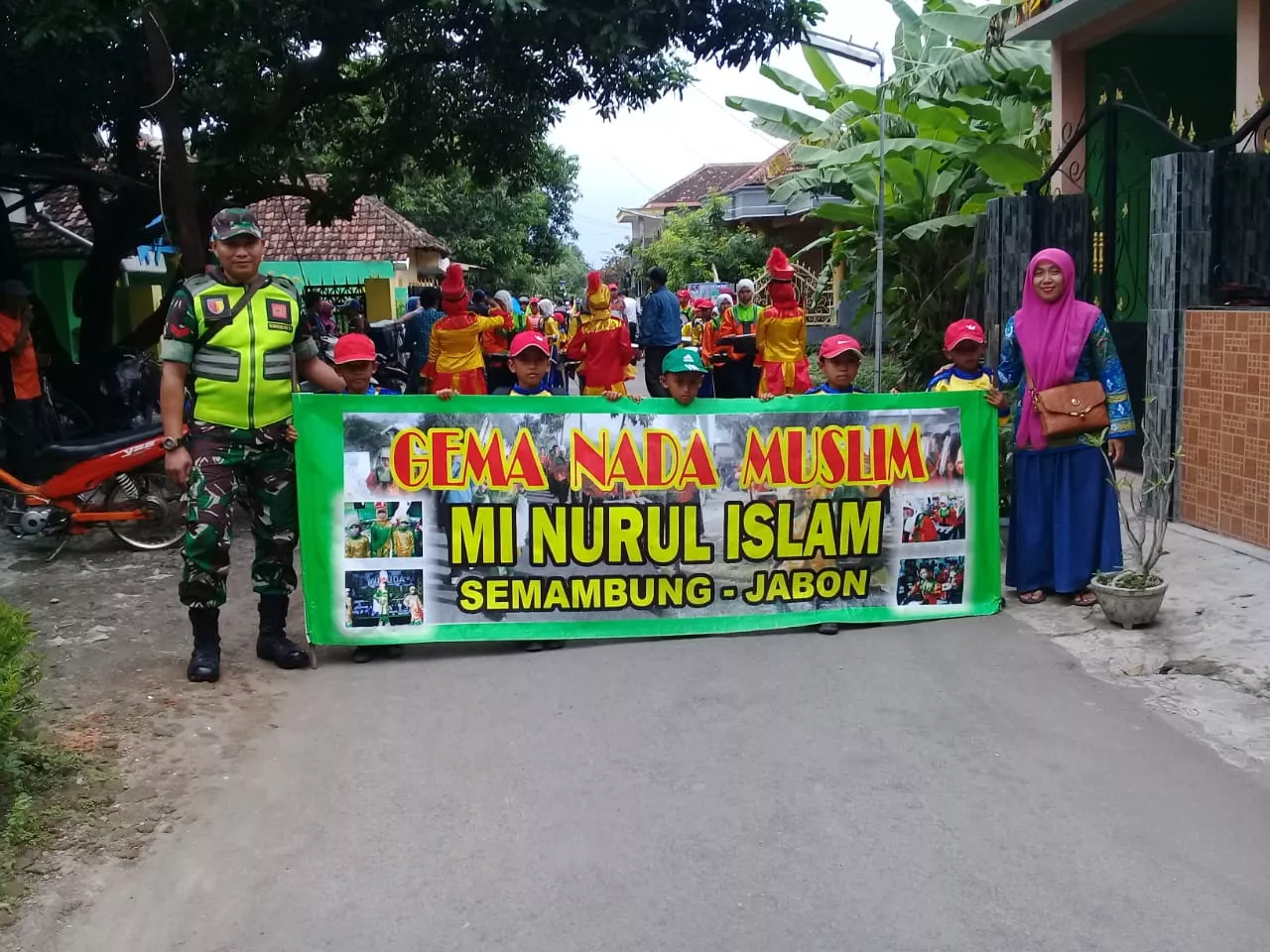 Babinsa 08 Jabon Dampingi Kirab Khitan Masal Di Desa Dukuhsari Kecamatan Jabon.