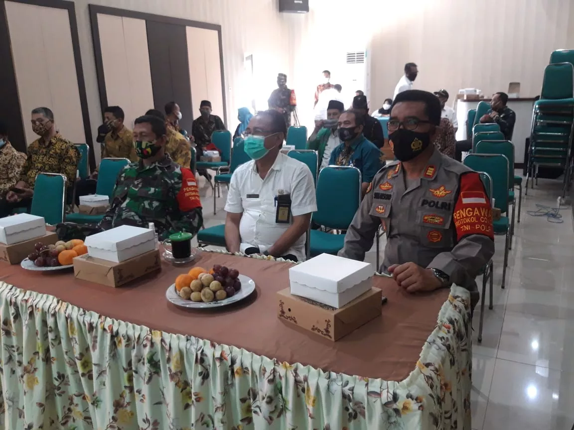 Danramil 0816/08 Jabon Menghadiri Pelantikan Kades Di Kecamatan Jabon Secara Virtual