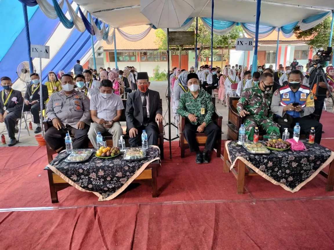 Babinsa Jabon Hadiri Acara Purnawidya Serta Penyerahan SKL Kepada Walimurid Kelas lX