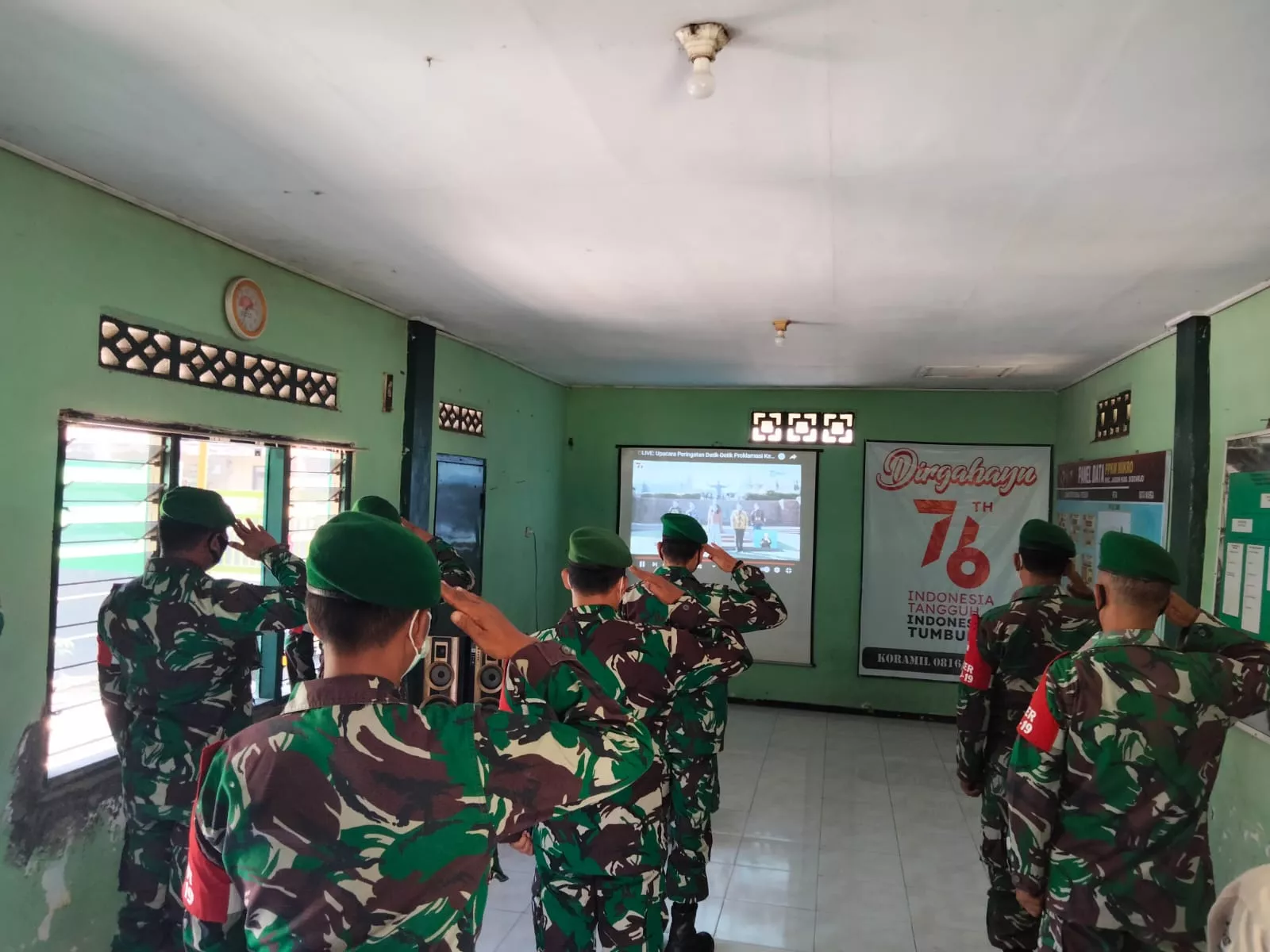 Pelaksanaan Upacara HUT RI Ke 76 Dilaksanakan Dengan Sederhana Di Koramil 0816/08 Jabon