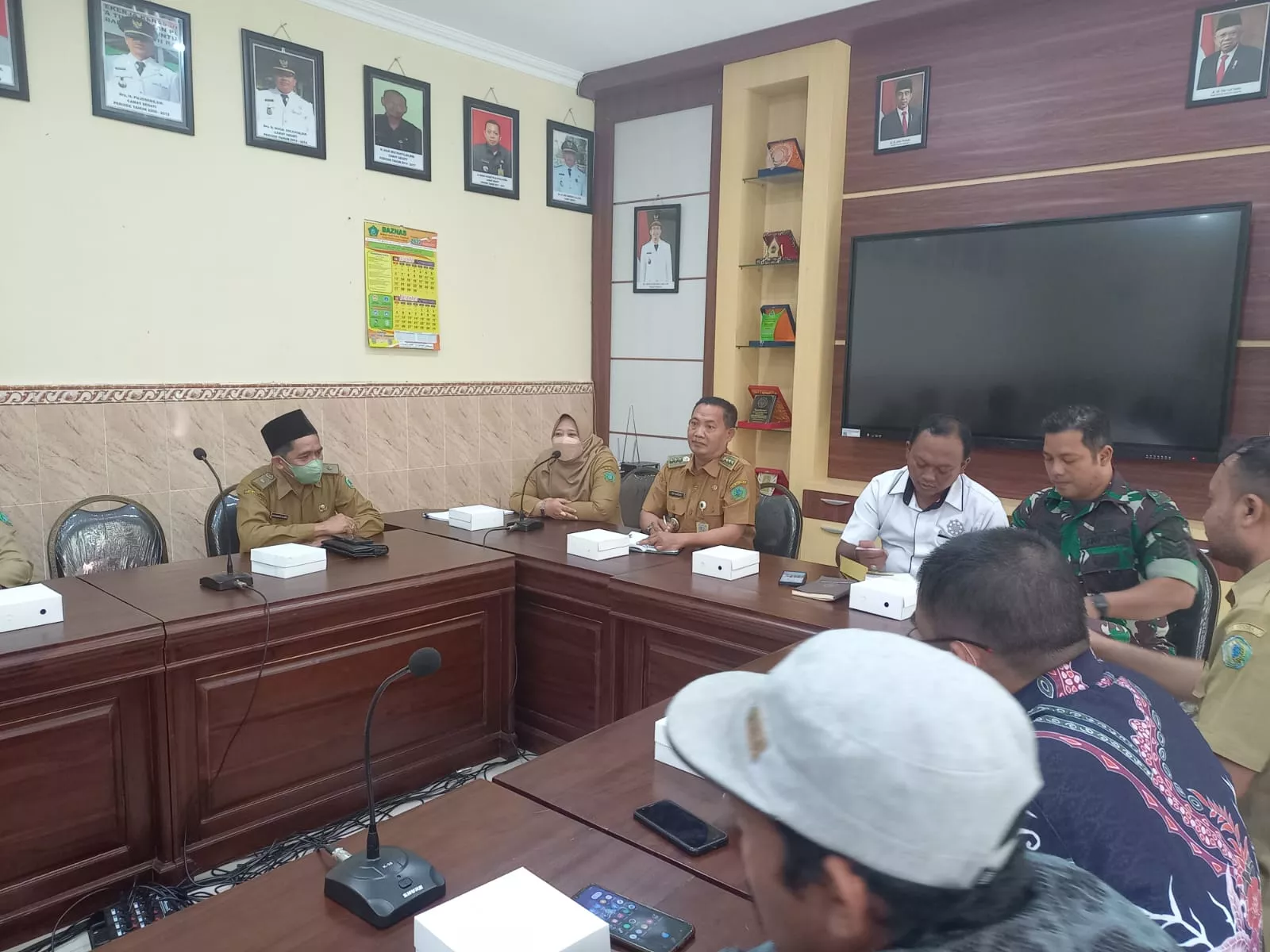Babinsa Koramil 18/Sedati Hadiri Mediasi Permasalahan Desa Binaan